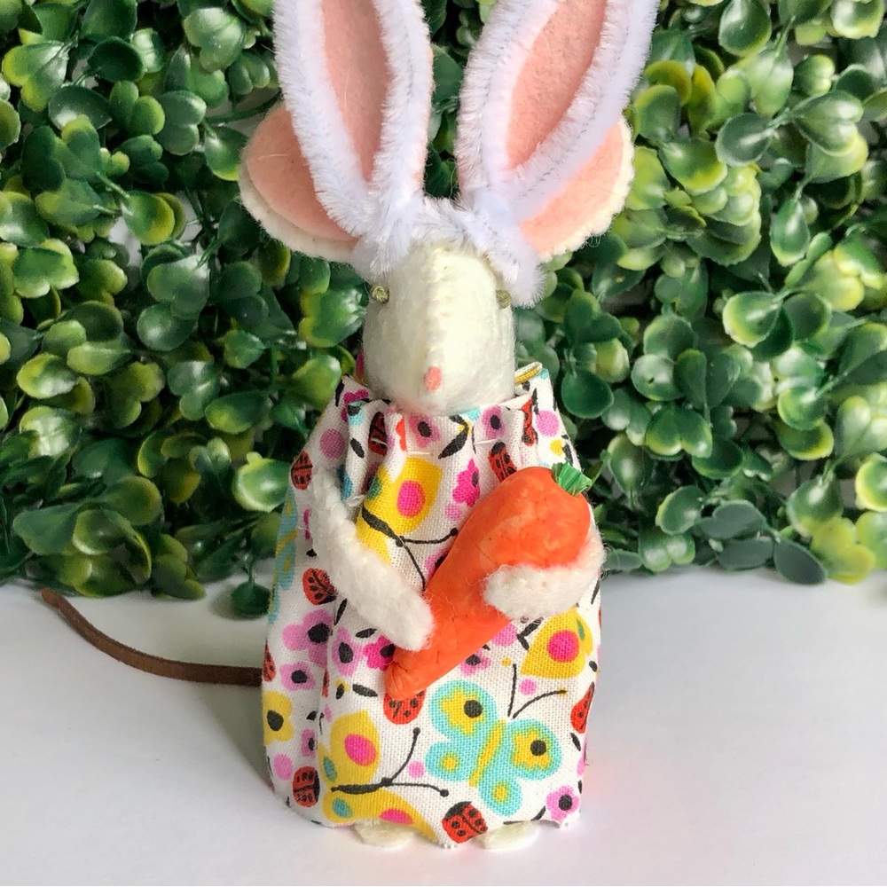 Bunny ears mouse hand-sewn felt carrot art doll Hand Crafted handmade - Picture 4 of 9